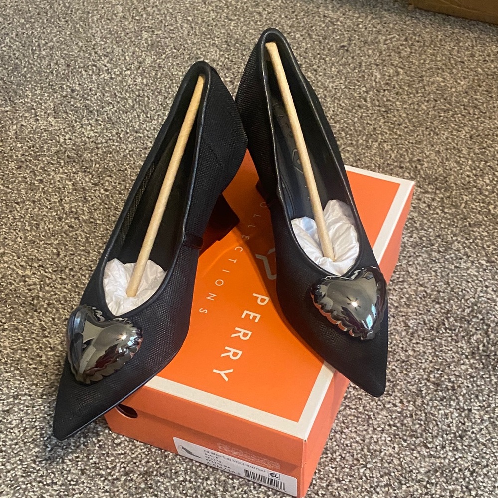 Katy Perry Collections Black Heart-Adorned Heels - Picture 2 of 9
